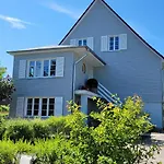 Appartement Grosse Mit Kamin, Garten & 2 Baedern Nahe Ostsee