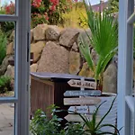 Grosse Mit Kamin, Garten & 2 Baedern Nahe Ostsee Appartement