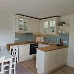 Grosse Mit Kamin, Garten & 2 Baedern Nahe Ostsee דירה *