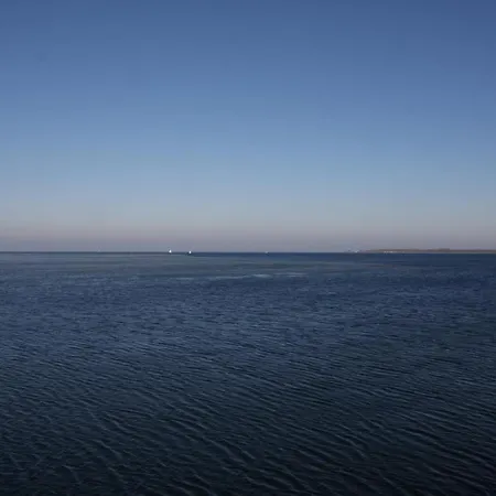 Duene Mit Kamin Und 2 Baedern In Lejlighed