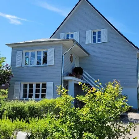 Appartement Grosse Mit Kamin, Garten & 2 Baedern Nahe Ostsee