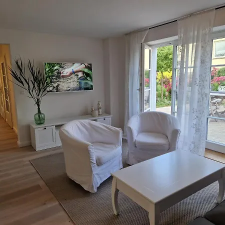 Grosse Mit Kamin, Garten & 2 Baedern Nahe Ostsee *