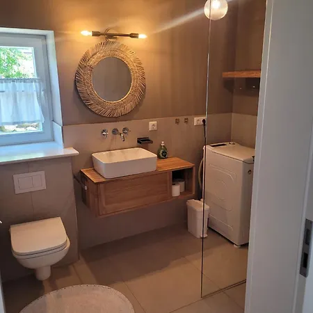 Grosse Mit Kamin, Garten & 2 Baedern Nahe Ostsee Appartement