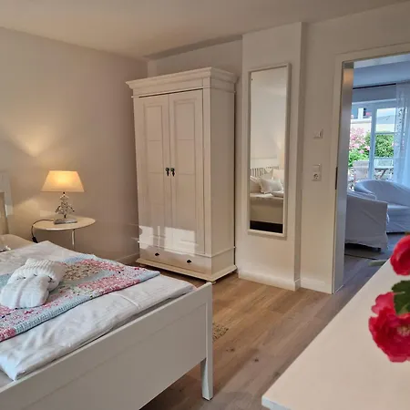 Duene Mit Kamin Und 2 Baedern In * Boltenhagen (Ostseebad)