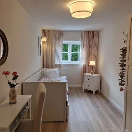 Duene Mit Kamin Und 2 Baedern In