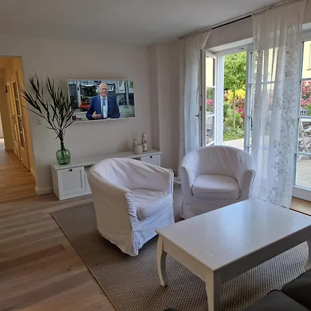 Grosse Mit Kamin, Garten & 2 Baedern Nahe Ostsee Appartement *
